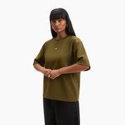 Female | Amy is 5’7 and wearing S