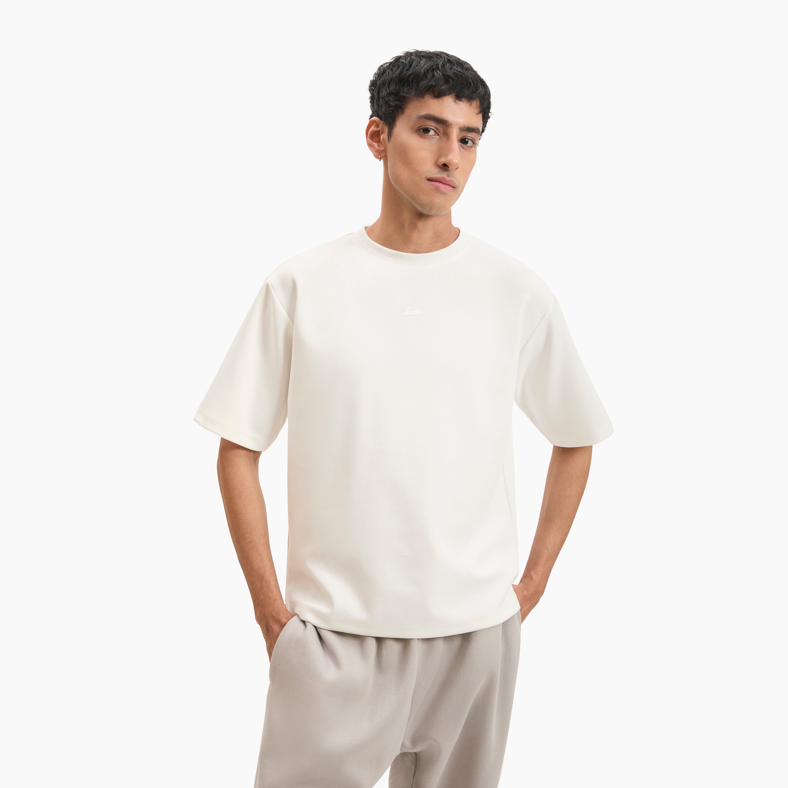 Male | Krish is 6’1 and wearing L