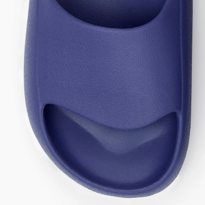Wide-Toed Relaxed Fit.