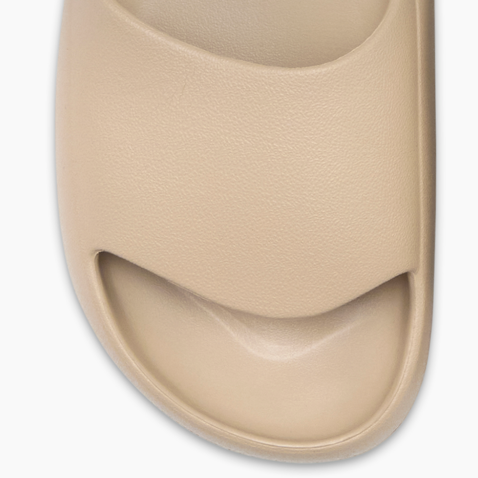 Wide-Toed Relaxed Fit.
